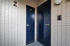 シェアハウスの玄関。2Fは男性専用フロアです。(2014-03-26,周辺環境,ENTRANCE,2F)