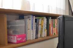 入居者さんがおすすめの本などを置いておける本棚があります。(2014-04-05,共用部,LIVINGROOM,4F)