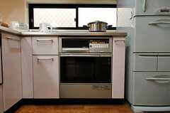 オーブンも使用できます。(2010-11-18,共用部,KITCHEN,1F)