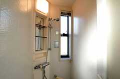 シャワールームの様子。(2010-11-18,共用部,BATH,2F)