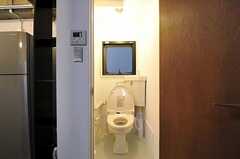 ウォシュレット付きトイレの様子。(2011-11-01,共用部,TOILET,2F)