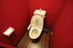 ウォシュレット付きトイレは2～5階に設置されています。(2011-06-21,共用部,TOILET,5F)