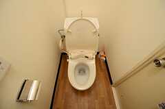 トイレはウォシュレット付きの様子。（601号室）(2012-12-18,共用部,LIVINGROOM,6F)