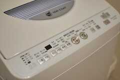 洗濯機の様子。乾燥機能付きです。(2014-06-16,共用部,LAUNDRY,4F)