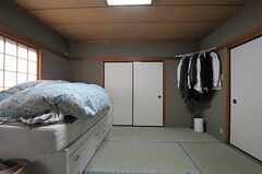 和室は1室のみです。（101号室）※備品は入居者さんの私物です。(2012-04-10,専有部,ROOM,1F)