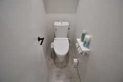 ウォシュレット付きトイレの様子2。(2022-07-04,共用部,TOILET,5F)