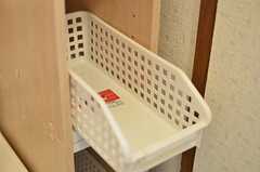洗面グッズを入れておけるボックスが1人1つ使用できます。(2013-02-04,共用部,OTHER,2F)
