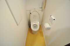 ウォシュレット付きトイレの様子。(2012-12-24,共用部,TOILET,1F)
