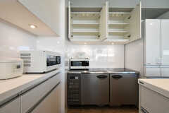 業務用冷蔵庫の上部が、個人の収納スペースです。(2020-11-04,共用部,KITCHEN,7F)