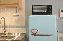 キッチン家電の様子。懐かしくも新しい冷蔵庫、Will。(2013-02-25,共用部,KITCHEN,1F)