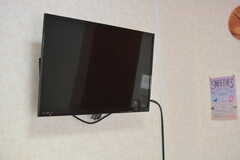 TVは壁掛けタイプ。モデルルームです。（204号室）(2022-08-09,専有部,ROOM,2F)
