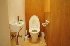 ウォシュレット付きトイレの様子。(2011-06-14,共用部,TOILET,2F)