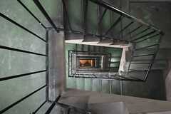最上階から階段を見下ろすとこんな感じ。(2012-10-23,共用部,OTHER,6F)