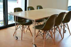 テーブルはオリジナルデザイン。(2020-03-17,共用部,LIVINGROOM,1F)