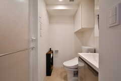 トイレ・洗面台・バスルームが備わっています。モデルルームです。（516号室）(2022-06-14,専有部,ROOM,5F)