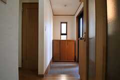内部から見た玄関周りの様子。左手のドアはトイレです。(2014-01-14,周辺環境,ENTRANCE,1F)