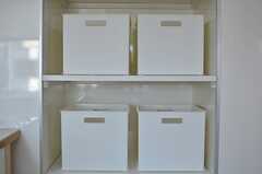 各部屋ごとに使用できる収納ボックスの様子。(2013-04-08,共用部,KITCHEN,2F)