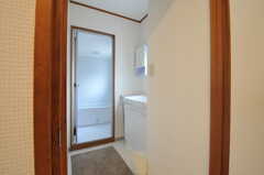 脱衣室には洗面台が設置されています。(2012-11-29,共用部,BATH,3F)