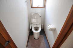 ウォシュレット付きトイレの様子。(2012-11-29,共用部,TOILET,2F)