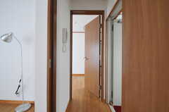 502号室から見た501号室の入り口。(2012-11-29,専有部,ROOM,5F)