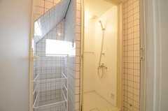 脱衣室とシャワールームの様子。(2011-05-20,共用部,BATH,2F)