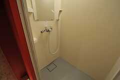 シャワールームの様子。(2011-08-10,共用部,BATH,2F)