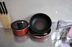鍋やフライパンはティファールです。(2011-03-01,共用部,KITCHEN,2F)