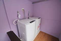 洗濯機の様子。(2011-03-01,共用部,LAUNDRY,4F)
