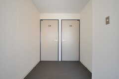 専有部のドア。208号室と209号室が並んでいます。(2014-03-17,専有部,ROOM,2F)