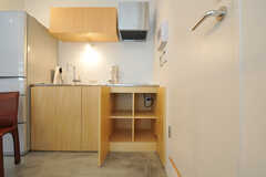部屋ごとに分けられた食材などを置くスペース。(2011-09-26,共用部,KITCHEN,1F)