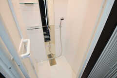 601、602号室で使えるシャワールームの様子2。(2012-12-03,共用部,BATH,6F)