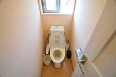 ウォシュレット付きトイレの様子。(2010-11-05,共用部,TOILET,2F)