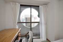 専有部の様子3。丸窓のバルコニーが特徴的。（902号室）(2009-05-19,専有部,ROOM,9F)