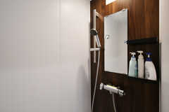 シャワールームの様子。2室あります。(2022-07-03,共用部,BATH,1F)